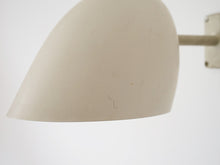 画像をギャラリービューアに読み込む, Danish design white brass Wall lamp デンマークデザインの白いウォールランプ 1030年代製ヴィンテージランプ 壁付け照明北欧 ランプの側面に汚れなど
