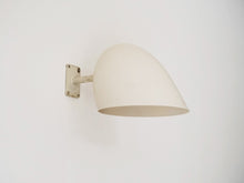 画像をギャラリービューアに読み込む, Danish design white brass Wall lamp デンマークデザインの白いウォールランプ 1030年代製ヴィンテージランプ 壁付け照明北欧
