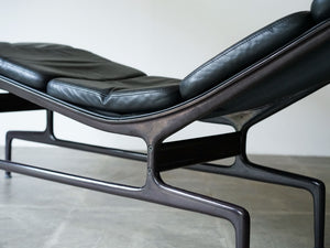 イームズチェイス 寝椅子 ハーマンミラー製 Charles Eames Ray Eames Chaise Chaiselounge イームズチェイスのフレームと寝るところの違い
