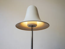 画像をギャラリービューアに読み込む, Verner Panton Pantop  Frandsen Lighting ヴェルナー パントン パントップ 北欧デザイン デザイナーズ照明 テーブルランプの点灯イメージ
