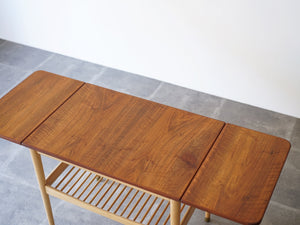 フィン・ユールの両翼延長式のコーヒーテーブル Finn Juhl coffee table with flip-down leaves Anton Kildeberg 北欧デザインのセンターテーブルのナッツウッドの美しい木目