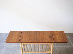 フィン・ユールの両翼延長式のコーヒーテーブル Finn Juhl coffee table with flip-down leaves Anton Kildeberg 北欧デザインのセンターテーブルのナッツウッドの美しい木目