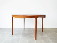 画像をギャラリービューアに読み込む, Ole Wanscher AJ Iversen Dining Table with Extension オーレ ヴァンシャー 北欧ヴィンテージ マホガニー 丸いダイニングテーブル

