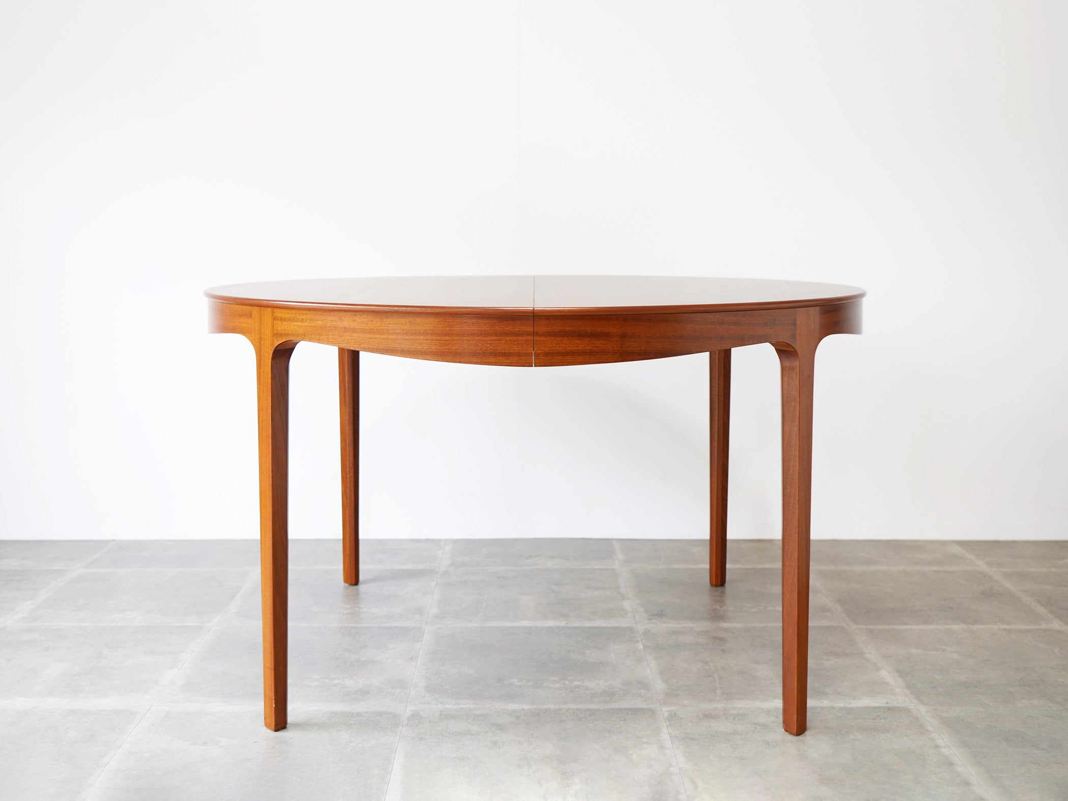 Ole Wanscher AJ Iversen Dining Table with Extension オーレ ヴァンシャー 北欧ヴィンテージ マホガニー 丸いダイニングテーブル

