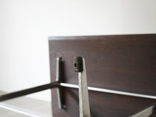画像をギャラリービューアに読み込む, Arne Jacobsen Table with shaker frame Fritz Hansen アルネヤコブセン シェーカーテーブル ヴィンテージ フリッツハンセンのコーヒーテーブル 北欧デザイン デザイナーズテーブル テーブルの脚裏面
