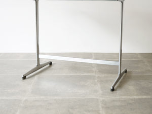 Arne Jacobsen Table with shaker frame Fritz Hansen アルネヤコブセン シェーカーテーブル ヴィンテージ フリッツハンセンのコーヒーテーブル 北欧デザイン デザイナーズテーブル テーブルの脚