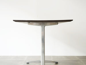 Arne Jacobsen Table with shaker frame Fritz Hansen アルネヤコブセン シェーカーテーブル ヴィンテージ フリッツハンセンのコーヒーテーブル 北欧デザイン デザイナーズテーブル テーブルのフレーム