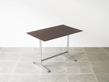画像をギャラリービューアに読み込む, Arne Jacobsen Table with shaker frame Fritz Hansen アルネヤコブセン シェーカーテーブル ヴィンテージ フリッツハンセンのコーヒーテーブル 北欧デザイン デザイナーズテーブル テーブルの斜め上から
