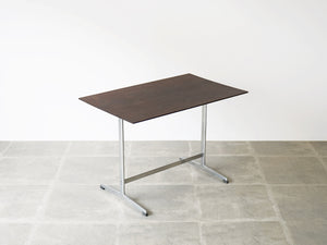 Arne Jacobsen Table with shaker frame Fritz Hansen アルネヤコブセン シェーカーテーブル ヴィンテージ フリッツハンセンのコーヒーテーブル 北欧デザイン デザイナーズテーブル テーブルの斜め上から