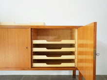 画像をギャラリービューアに読み込む, Hans J Wegner Johannes Hansen Sideboard ハンスJウェグナー ヨハネスハンセン 北欧ヴィンテージ マホガニーのサイドボードのトレイ
