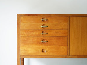 Hans J Wegner Johannes Hansen Sideboard ハンスJウェグナー ヨハネスハンセン 北欧ヴィンテージ マホガニーのサイドボードの引き出し