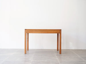 ボーエ・モーエンセン コーヒーテーブル ローテーブル 長方形のテーブル Børge Mogensen rectangular Coffee table 北欧デザインのミニテーブルの正面