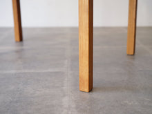画像をギャラリービューアに読み込む, ボーエ・モーエンセン コーヒーテーブル ローテーブル 長方形のテーブル Børge Mogensen rectangular Coffee table 北欧デザインのミニテーブルの脚先
