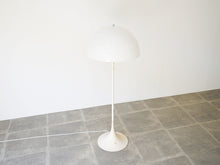 画像をギャラリービューアに読み込む, Verner Panton Panthella Floor Lamp Louis Poulsen製 ヴェルナー パントン パンテラ ルイスポールセン  フロアランプ
