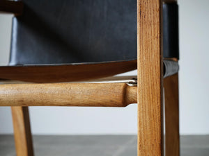 トーベ・レッダーセンの黒革のアームチェア 北欧デザイナーズチェア トーベ・キンド・ラーセン Tove Kindt-Larsen Tove Reddersen Unge Mennesker Chair 北欧チェアのフレーム