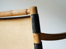 画像をギャラリービューアに読み込む, トーベ・レッダーセンの黒革のアームチェア 北欧デザイナーズチェア トーベ・キンド・ラーセン Tove Kindt-Larsen Tove Reddersen Unge Mennesker Chair 北欧チェアの背もたれを止めるビス
