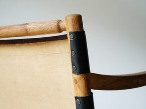 トーベ・レッダーセンの黒革のアームチェア 北欧デザイナーズチェア トーベ・キンド・ラーセン Tove Kindt-Larsen Tove Reddersen Unge Mennesker Chair 北欧チェアの背もたれを止めるビス