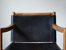 画像をギャラリービューアに読み込む, トーベ・レッダーセンの黒革のアームチェア 北欧デザイナーズチェア トーベ・キンド・ラーセン Tove Kindt-Larsen Tove Reddersen Unge Mennesker Chair 北欧チェアの背もたれ
