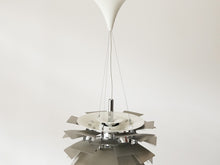 画像をギャラリービューアに読み込む, Poul Henningsen Artichoke Louis Poulsen ポールヘニングセン アーティチョーク ルイスポールセン 吊り下げ照明 北欧ヴィンテージ ペンダントランプの上部とフランジカバー

