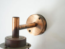 画像をギャラリービューアに読み込む, Nova Light Copper Wall lamp ノーヴァライト 銅のウォールランプ 北欧ヴィンテージ ブラケットライトの壁に取り付け部
