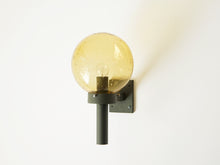 画像をギャラリービューアに読み込む, Max Brüel Gehrdt Bornebusch Jørgen Selschau Fakkellampen Nordisk Solarマックスブリュエル ゲールトボルネブッシュヨルゲンセルシャウ 壁取り付け用照明 琥珀ガラスシェードのウォールランプ
