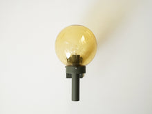 画像をギャラリービューアに読み込む, Max Brüel Gehrdt Bornebusch Jørgen Selschau Fakkellampen Nordisk Solarマックスブリュエル ゲールトボルネブッシュヨルゲンセルシャウ 壁取り付け用照明 琥珀ガラスシェードのウォールランプ
