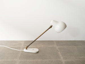 ヴィルヘルム・ラウリッツェンのテーブルランプ ビンテージ 白いスタンドライト Vilhelm Lauritzen Table lamp ライトのアームの角度が変えられる