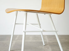 画像をギャラリービューアに読み込む, Sebastian Holmbäck Ulrik Nordentoft Nam Nam 8000c ホルムバックノルデントフト 椅子 サイドチェア オーク積層  ラッカー塗装 金属 ダニシュモダン 椅子の脚
