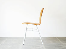 画像をギャラリービューアに読み込む, Sebastian Holmbäck Ulrik Nordentoft Nam Nam 8000c ホルムバックノルデントフト 椅子 サイドチェア オーク積層  ラッカー塗装 金属 ダニシュモダン 椅子の側面
