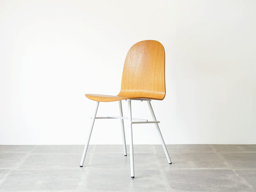 Sebastian Holmbäck Ulrik Nordentoft Nam Nam 8000c ホルムバックノルデントフト 椅子 サイドチェア オーク積層  ラッカー塗装 金属 ダニシュモダン 