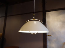 画像をギャラリービューアに読み込む, Hans J. Wegner “JH604” Pendant Light
