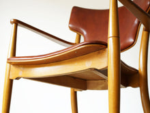 画像をギャラリービューアに読み込む, Peter Hvidt Orla Mølgaard-Nielsen Portex Armchair Fritz Hansen vintage niger leather ピーター・ビッツとオルラ・モルガート・ニールセンのアームチェア ナイジャーレザー張り 北欧ヴィンテージ デザイナーズチェア 椅子の座面下
