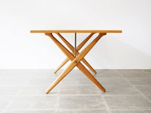 画像をギャラリービューアに読み込む, Hans J Wegner Andreas Tuck AT303 ハンス ウェグナー アンドレアス タック 北欧ヴィンテージ オーク ダイニングテーブル 脚の側面
