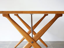 画像をギャラリービューアに読み込む, Hans J Wegner Andreas Tuck AT303 ハンス ウェグナー アンドレアス タック 北欧ヴィンテージ オーク ダイニングテーブル 脚とスチール接続部
