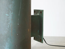 画像をギャラリービューアに読み込む, Danish design Copper outdoor lamp デンマークデザイン 屋外用ライト ブラケットライト 銅のヴィンテージランプ 壁面照明 ランプの取り付け部
