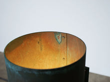 画像をギャラリービューアに読み込む, Danish design Copper outdoor lamp デンマークデザイン 屋外用ライト ブラケットライト 銅のヴィンテージランプ 壁面照明 ランプの点灯イメージ
