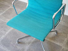 画像をギャラリービューアに読み込む, Charles Eames Ray Eames Aluminium Group Model EA108 Herman Miller チャールズ イームズ レイ イームズ ハーマンミラー アルミニウムグループ モデルEA108 アームチェアのウール張りの座面
