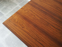 画像をギャラリービューアに読み込む, Hans J Wegner AT318 Andreas Tuck ハンス J ウェグナー 北欧ヴィンテージ ローズウッドダイニングテーブルの木目
