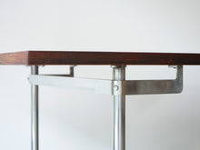 画像をギャラリービューアに読み込む, Hans J Wegner AT318 Andreas Tuck ハンス J ウェグナー 北欧ヴィンテージ ローズウッドダイニングテーブルのフレームと脚の接続部
