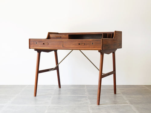 Arne Wahl Iversen Model 56 Rosewood Desk アルネ・ウォール・アイヴァーセンローズウッドのデスク モデル56