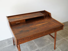 画像をギャラリービューアに読み込む, Arne Wahl Iversen Model 56 Rosewood Desk アルネ・ウォール・アイヴァーセンローズウッドのデスク モデル56 机の天面 ローズウッドの豪華な木目
