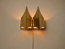 画像をギャラリービューアに読み込む, Bent Karlby Gothic Ⅱ Lyfa ベント カールビー ゴシック2(2連タイプ)リーファ 北欧ヴィンテージ ブラケットライト 真鍮のウォールランプ 点灯イメージ 下から
