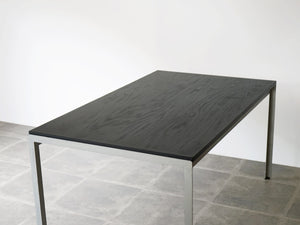 Poul Kjærholm  Academy table Rud Rasmussen 黒いワークデスク ポール・ケアホルム アカデミーテーブル ルド・ラスムッセン ヴィンテージ テーブルの側面