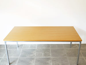 ポールケアホルム テーブル フリッツハンセン Poul Kjærholm PK55 Table Fritz Hansen PK55テーブルの天板はアッシュ材の天板が美しい