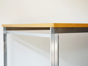 ポールケアホルム テーブル フリッツハンセン Poul Kjærholm PK55 Table Fritz Hansen PK55テーブルのスチールの脚と天板の空間