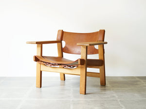 スパニッシュチェア ボーエモーエンセン 北欧名作チェア ヴィンテージ Børge Mogensen The Spanish Chair Model 2226 モーエンセンのラウンジチェアの斜めから