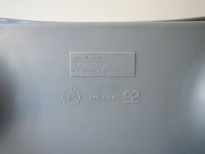 Marc Newson Orgon chair grey マークニューソン　オルゴンチェア グレー 椅子の裏面に刻印 1999年2月製 PE-LLD材を使用