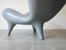 画像をギャラリービューアに読み込む, Marc Newson Orgon chair grey マークニューソン　オルゴンチェア グレー 椅子の後ろ脚
