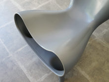 画像をギャラリービューアに読み込む, Marc Newson Orgon chair grey マークニューソン　オルゴンチェア グレー 椅子の座面 下に空間
