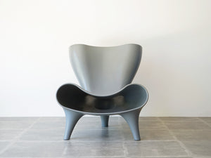 Marc Newson Orgon chair grey マークニューソン　オルゴンチェア グレー 椅子の正面